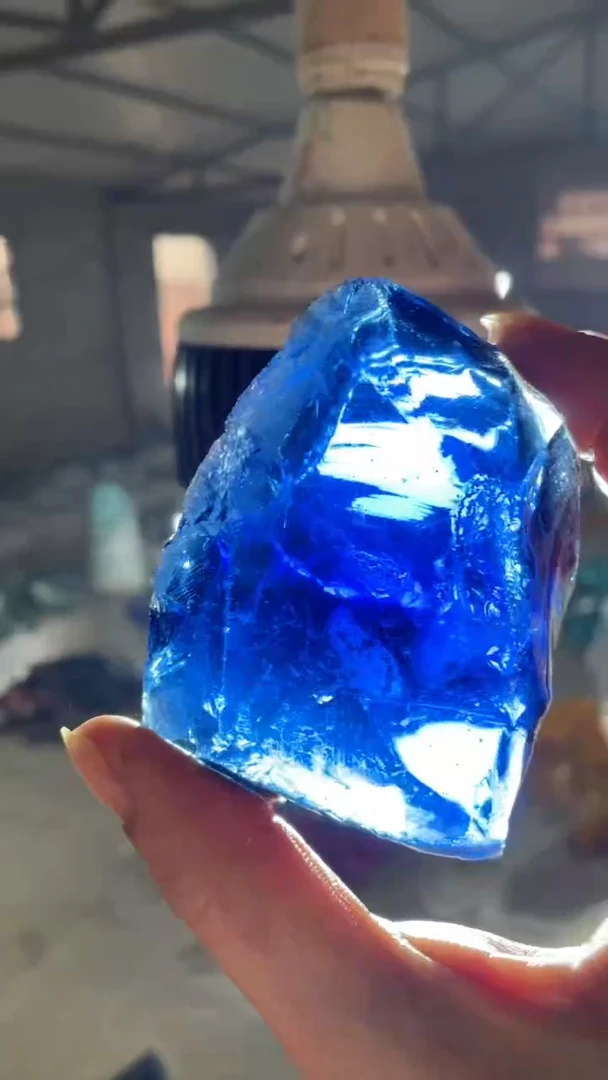 新疆五彩石原石摆件