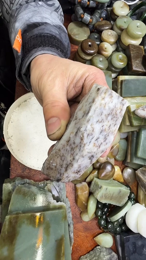 未镶嵌和田玉珠宝半成品1