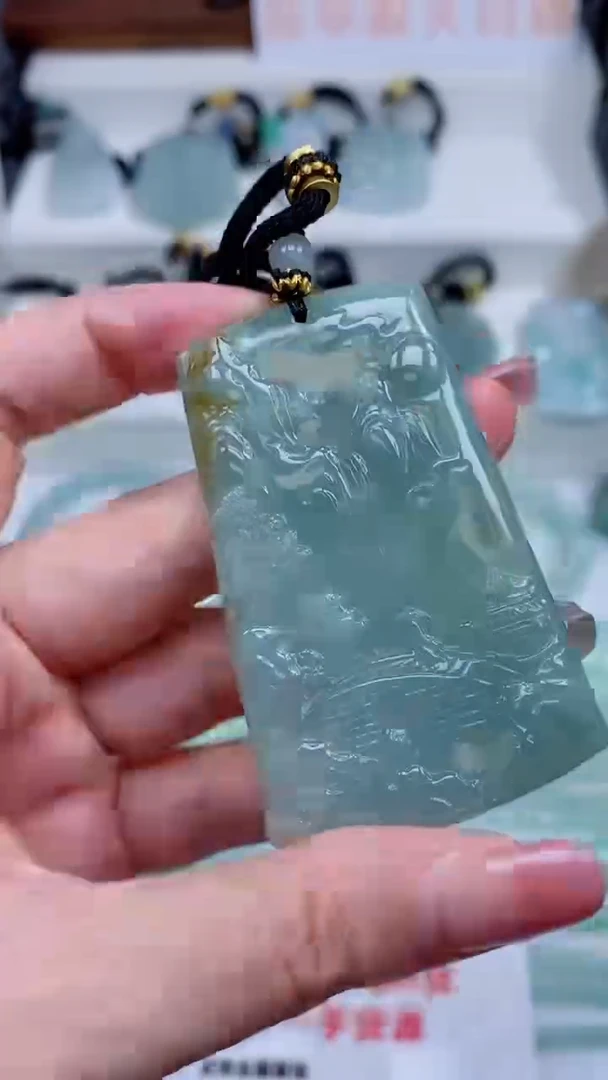 翡翠未镶嵌颈饰吊坠
