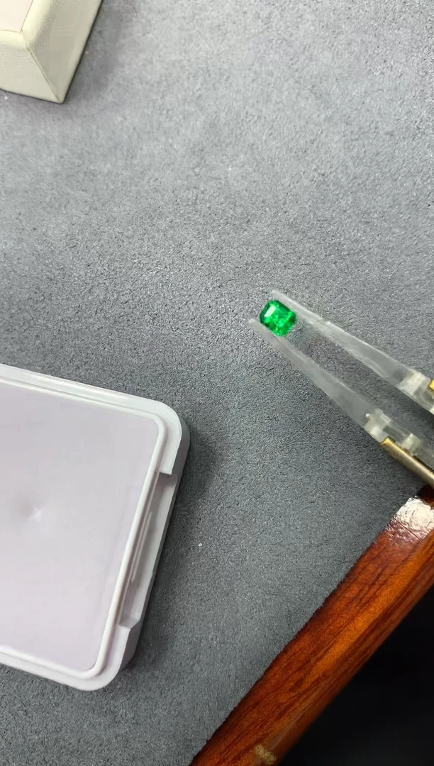 裸石祖母绿0.36ct 53