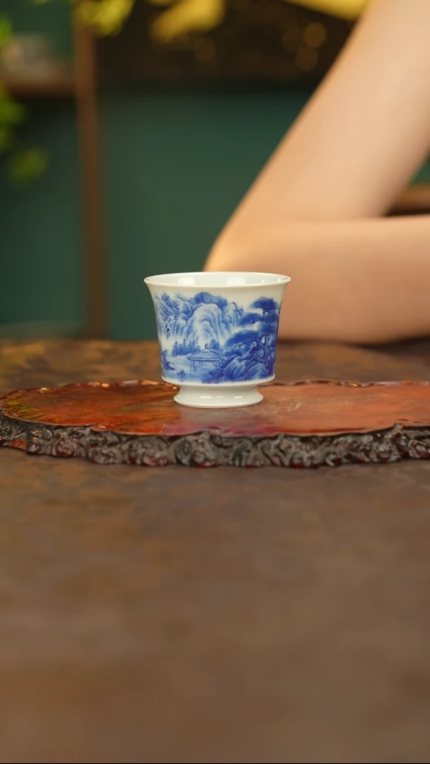 青花手绘山水主人杯