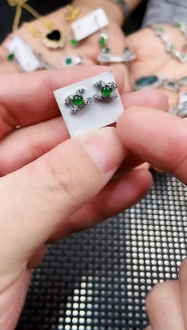 【闪购商品】翡翠耳饰未镶嵌111111111