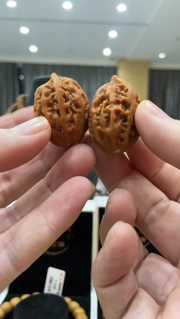 核桃吊坠手捻小核桃一对