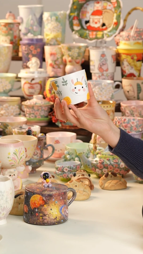 摆件陶景德镇釉下彩手绘设计师款陶瓷