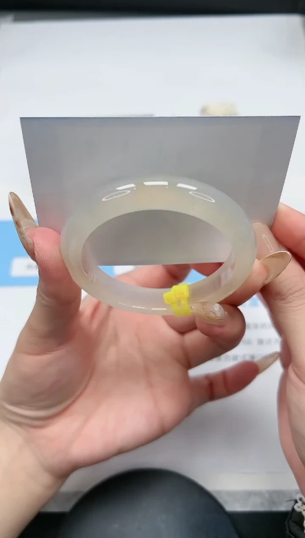 【闪购商品】玛瑙/玉髓手镯未镶嵌36/54.8香槟