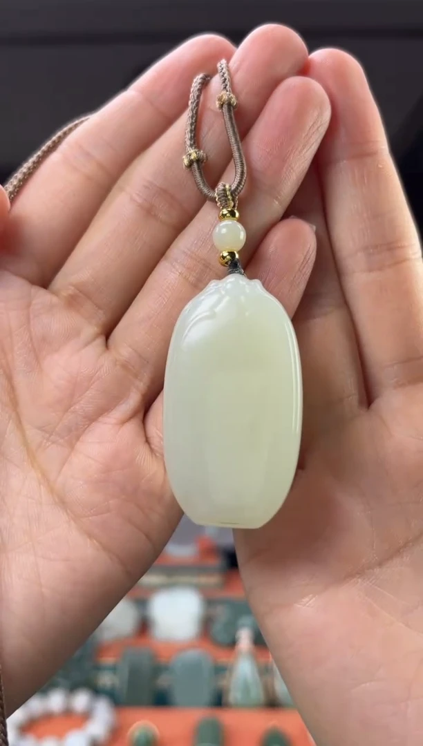 和田玉未镶嵌颈饰佩佩