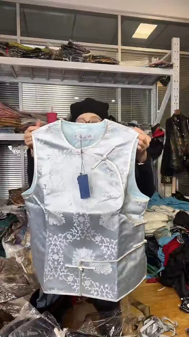 马甲  XL码  115-125斤