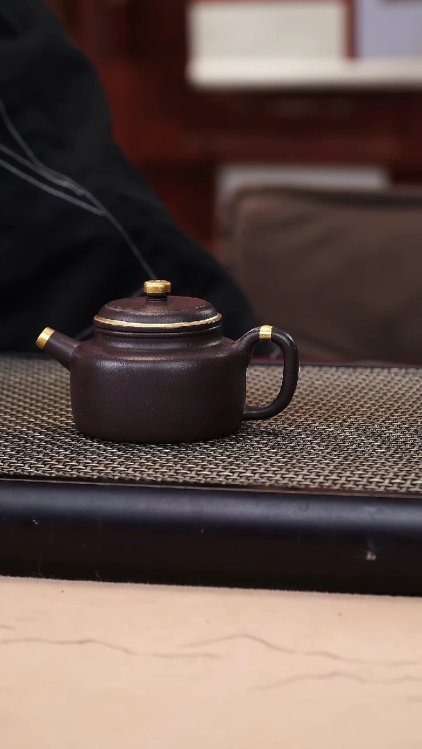 茶壶紫砂四号井茄皮紫泥描金德钟120cc