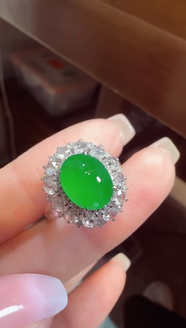 【闪购商品】翡翠戒指18K金镶嵌蛋面