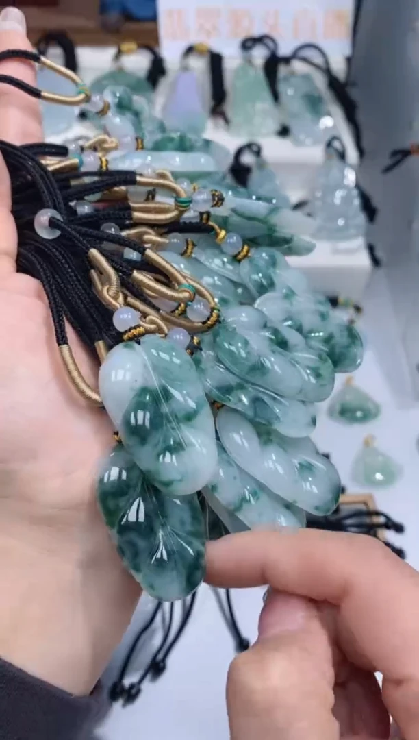 颈饰未镶嵌翡翠吊坠团购多样性发一件