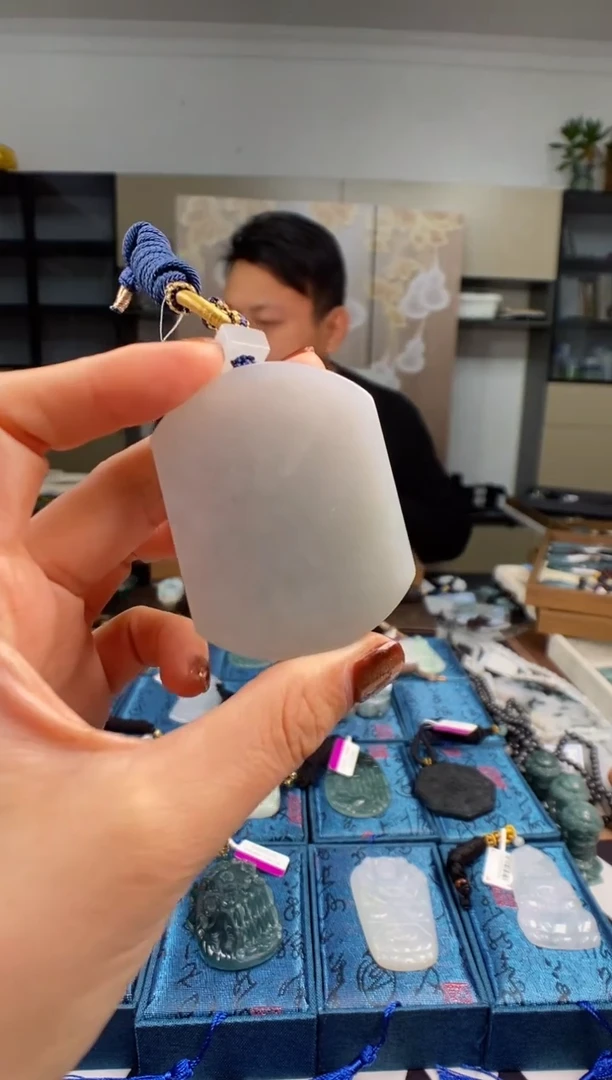 颈饰未镶嵌翡翠多样性发其一