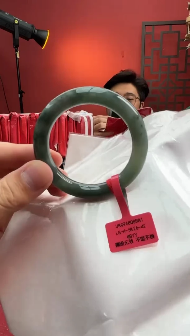 未镶嵌手镯（圆镯）翡翠翡翠手镯8