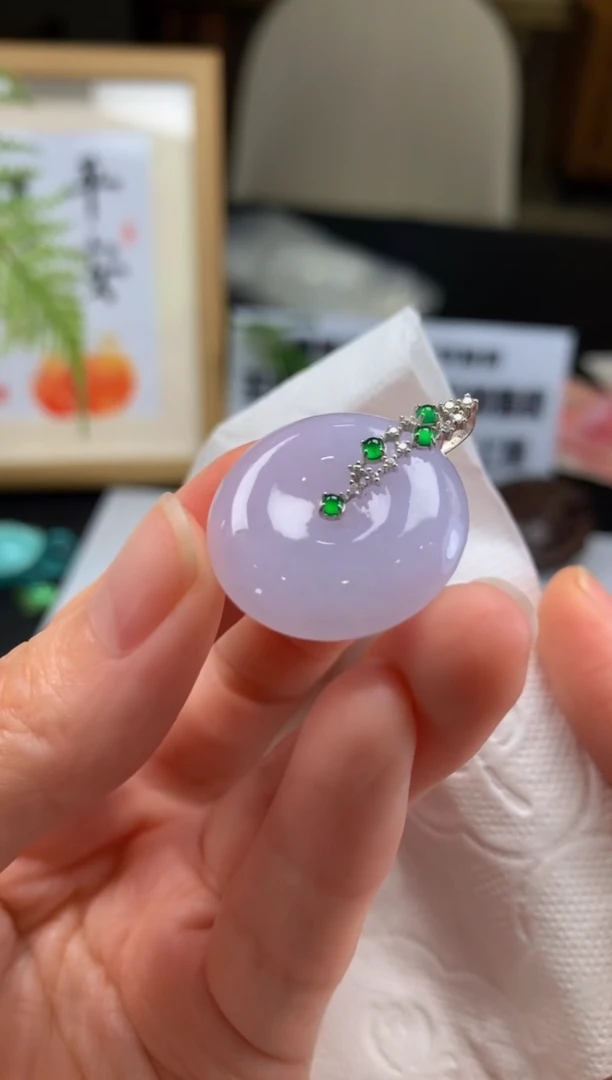 翡翠18K金镶嵌颈饰---08235