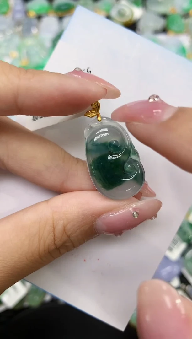 翡翠18K金镶嵌颈饰11111111111