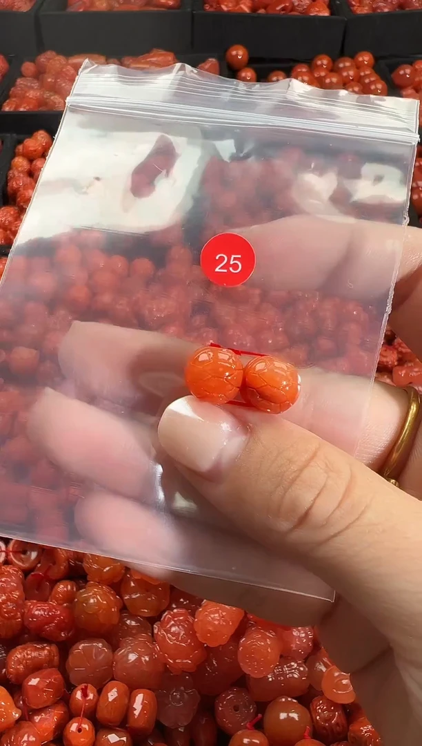 颈饰未镶嵌南红玛瑙1