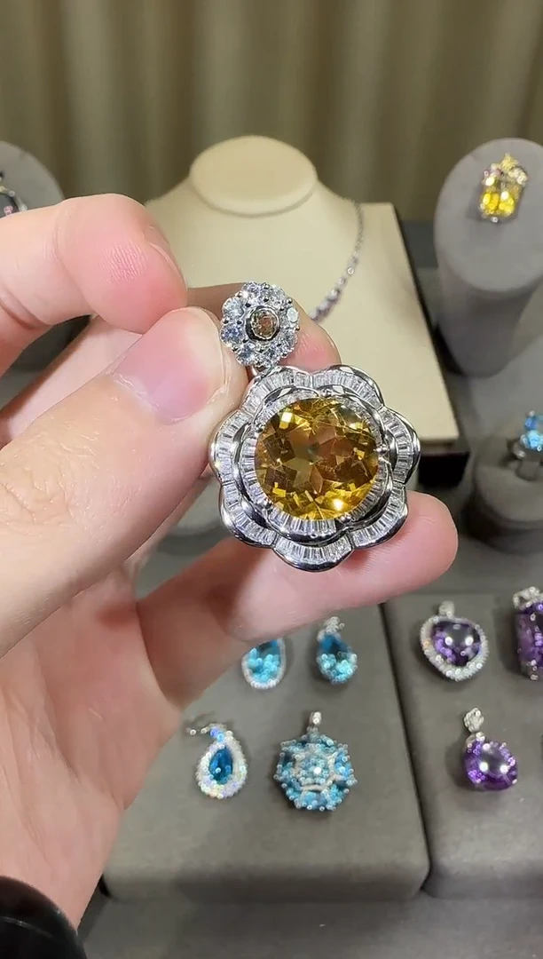 颈饰银S925镶嵌黄晶13mm吊坠手捧花设计款