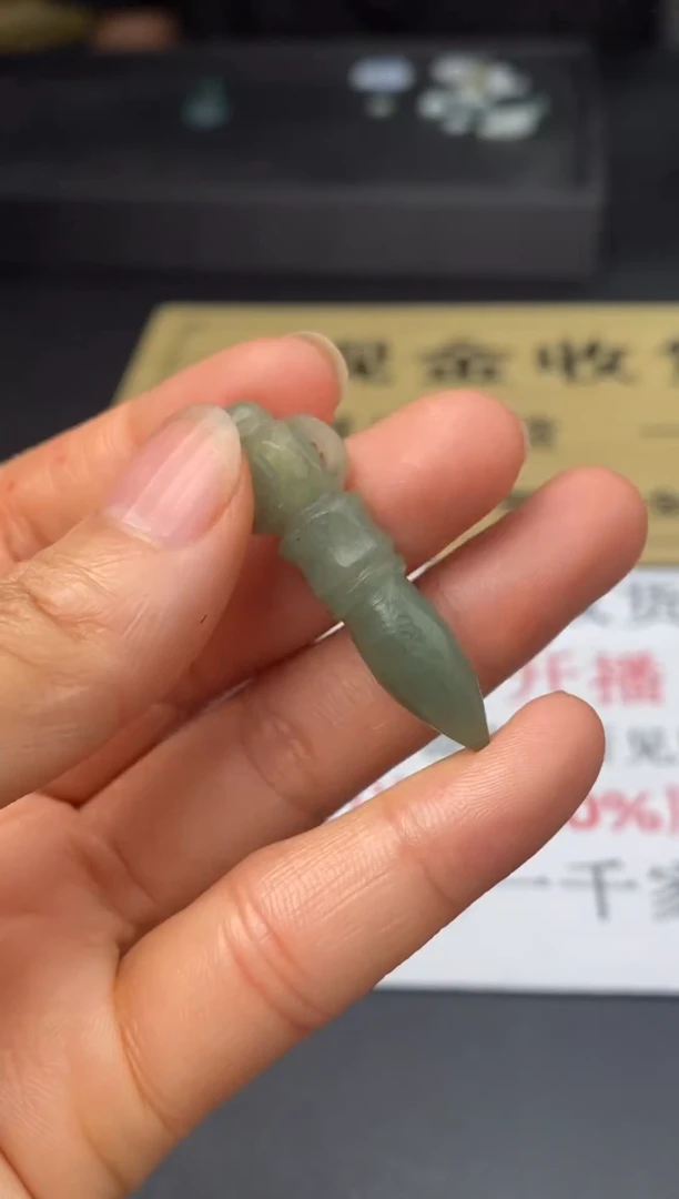 定制翡翠未镶嵌翡翠毛货多样性发货发其一