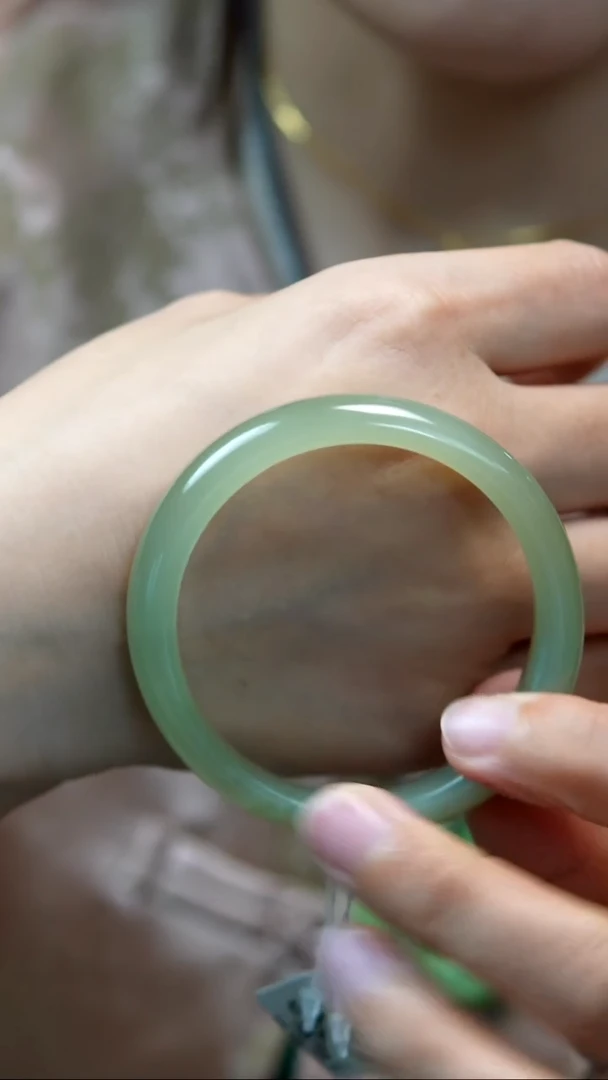 和田玉手镯未镶嵌54-55圈口冰晴水手镯