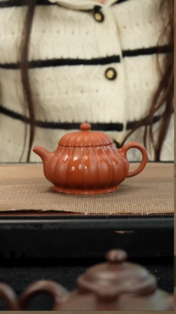 茶壶紫砂生砂朱泥筋纹菊蕾150微瑕