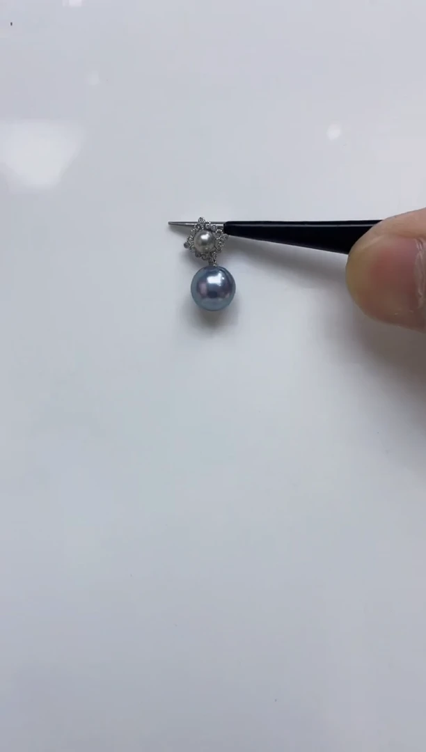 颈饰18K金镶嵌海水珍珠