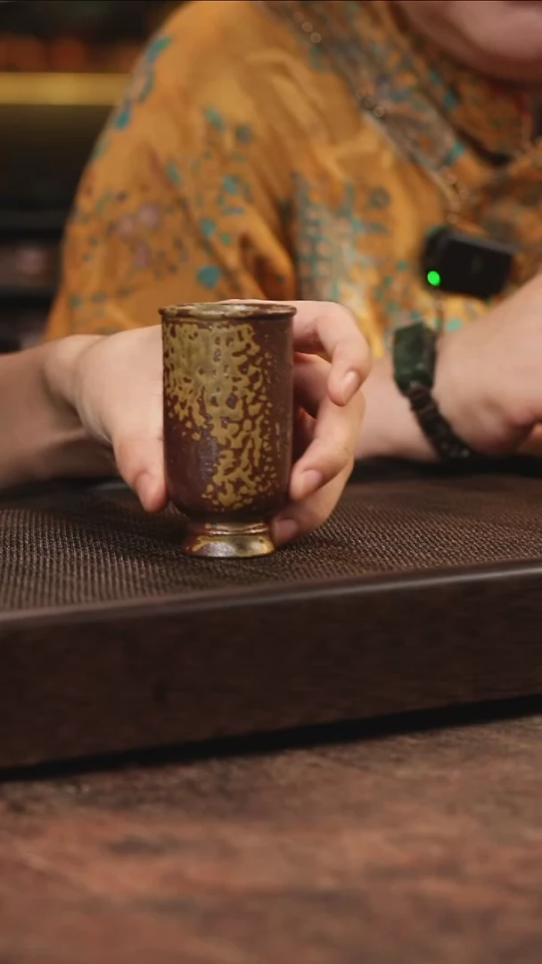 宜兴紫砂沉香木柴烧闻香杯