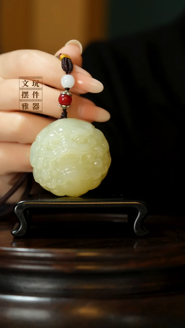 玉《醒狮貔貅》手把件摆件