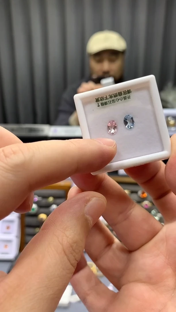 裸石海蓝宝石一对2粒 66