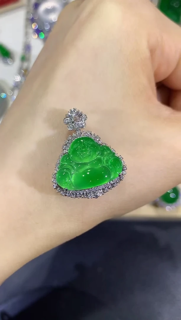 翡翠18K金镶嵌颈饰团购30