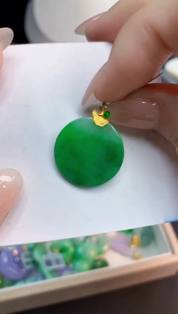 翡翠未镶嵌吊坠(不含链)1