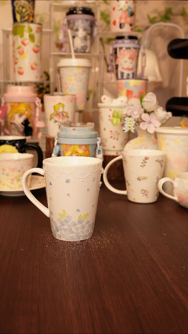 陶景德镇手绘的杯子