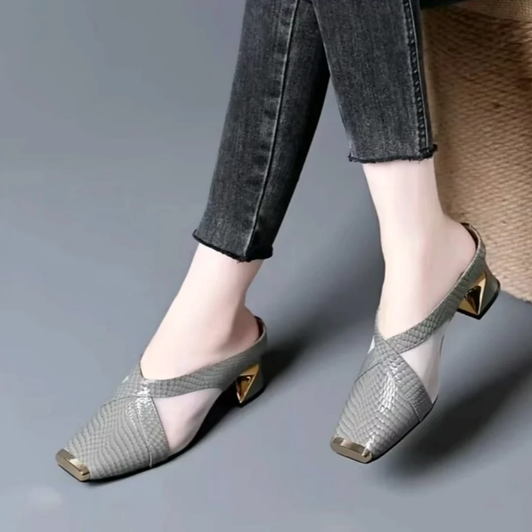 方头粗跟凉拖鞋女夏季外穿中跟软皮2025年新款镂空懒人包头半拖鞋