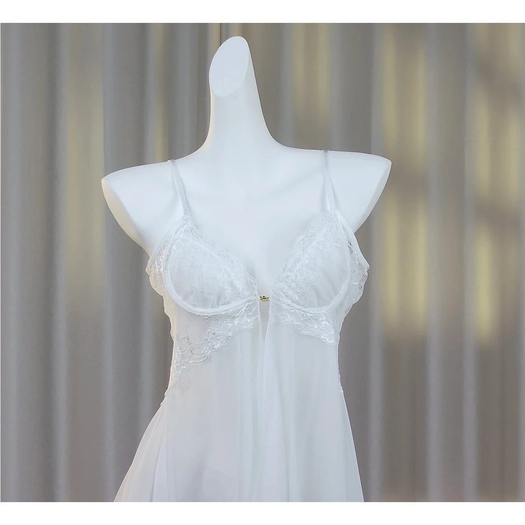 悦己飞天门情侣战袍跨年服小胸显大前开扣带钢圈托胸睡衣套装