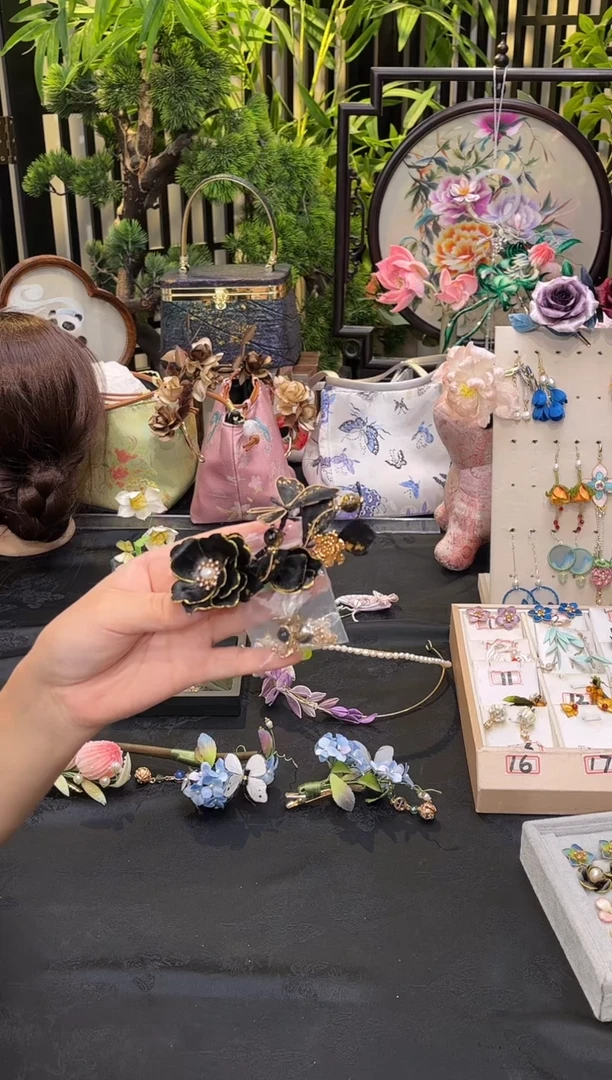 织绣一****?非遗绒花手工饰品