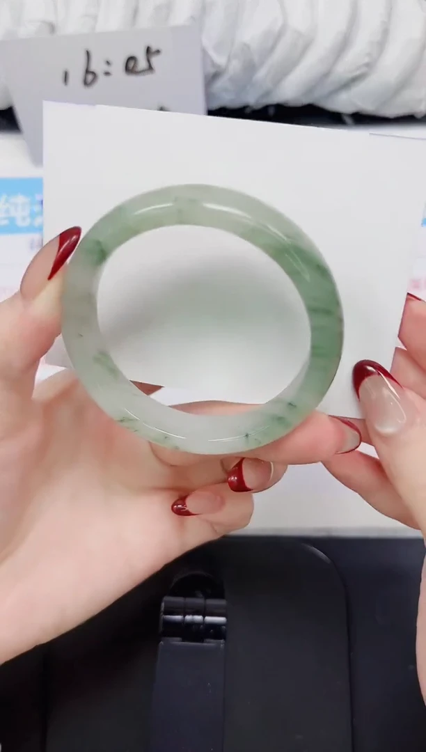 【闪购商品】石英质玉手镯未镶嵌216