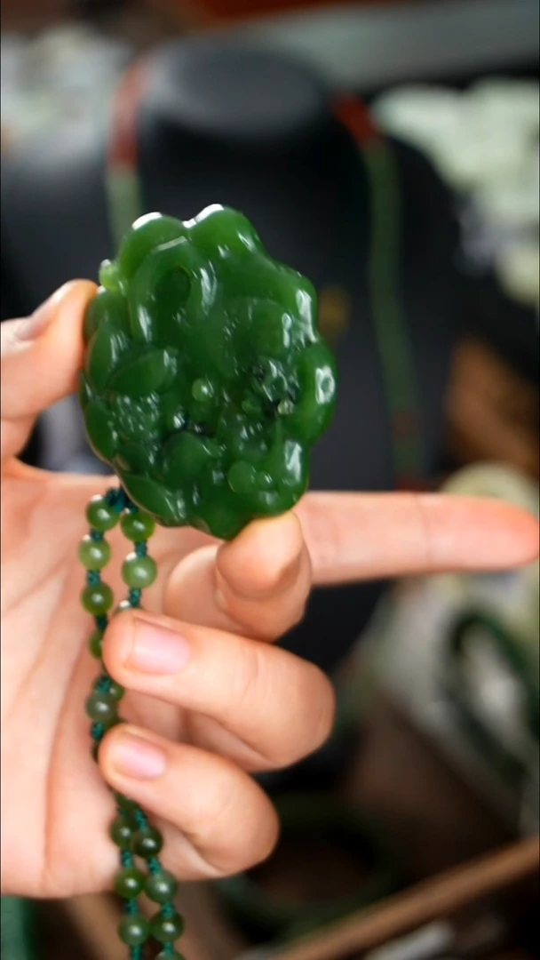 颈饰未镶嵌和田玉（碧玉）特****)001