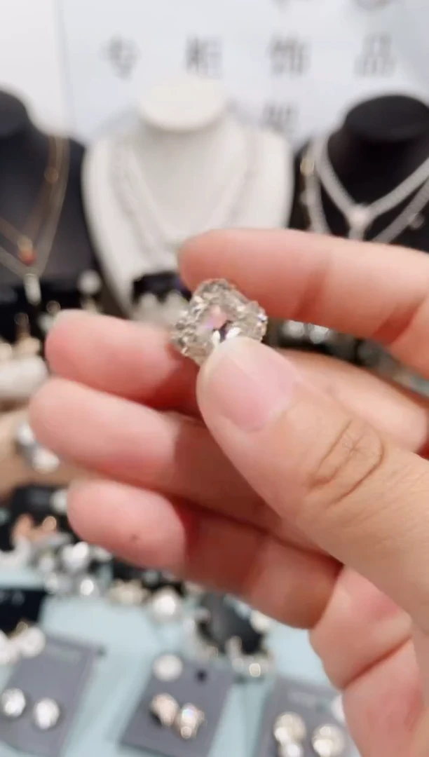 合金锆石合金里1111