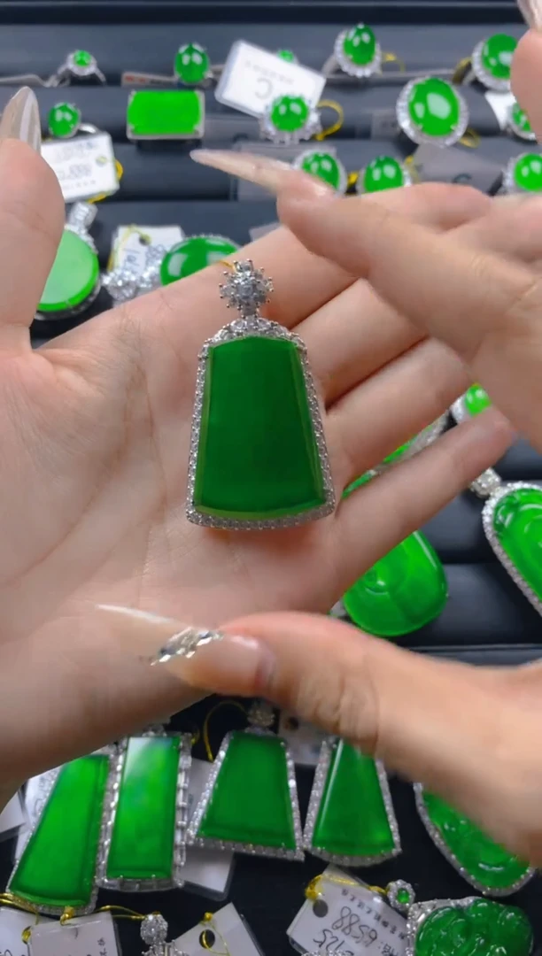 【闪购商品】翡翠颈饰银S925镶嵌11111111