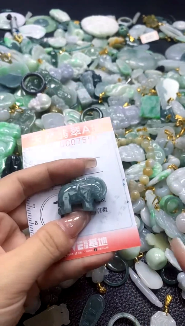 翡翠未镶嵌颈饰闪购0007554