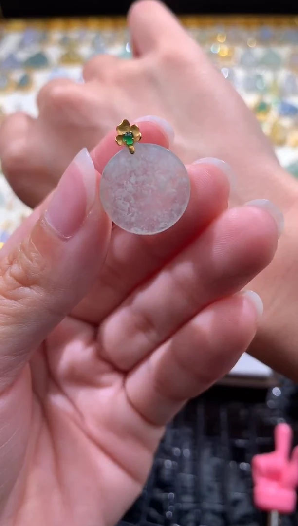 颈饰18K金镶嵌翡翠翡翠