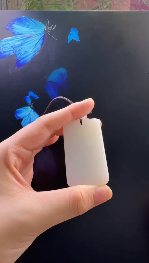 颈饰未镶嵌和田玉吊坠