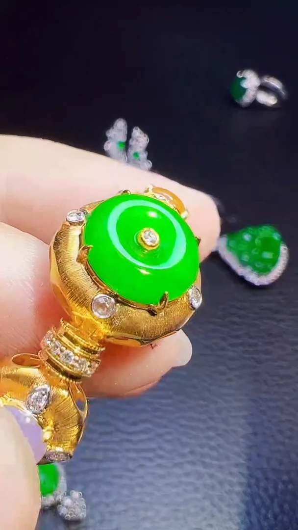 足金镶嵌手链翡翠柯*思翡翠