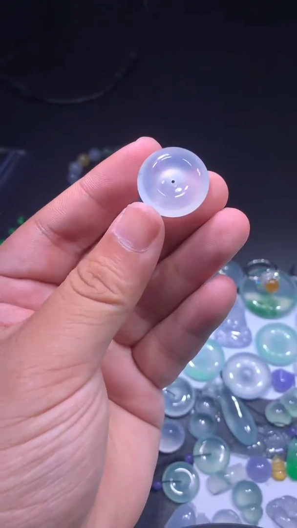 颈饰未镶嵌翡翠平安扣