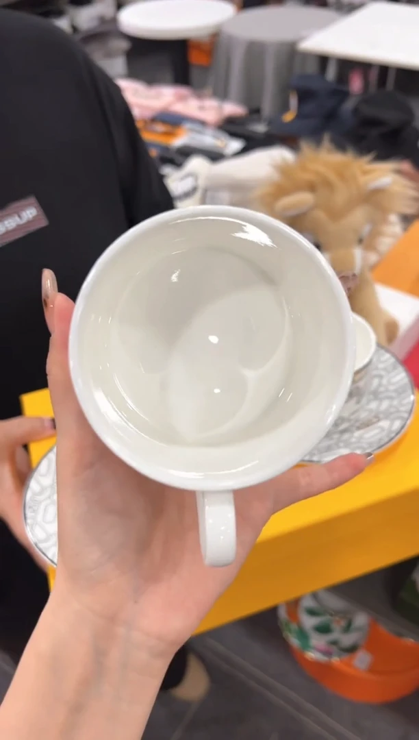 瓷片----000-----