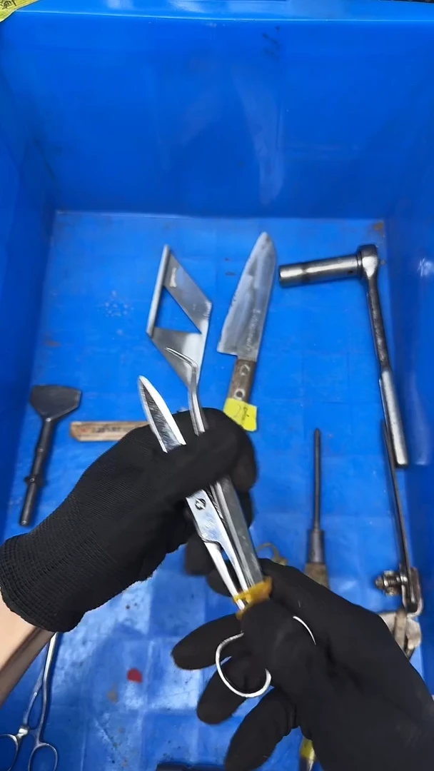 汉*边五金工具钳子剪子等28