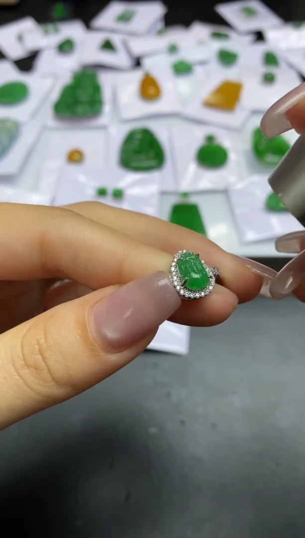 【闪购商品】定制翡翠银S925镶嵌翡翠戒指~