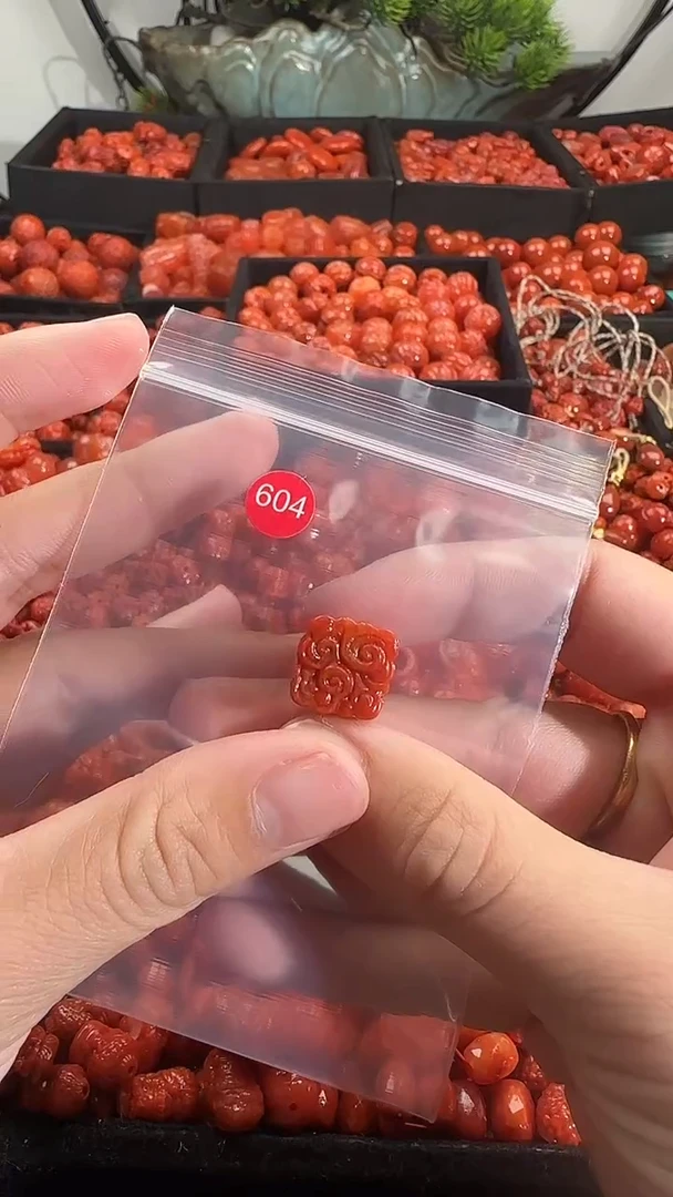颈饰未镶嵌南红玛瑙1