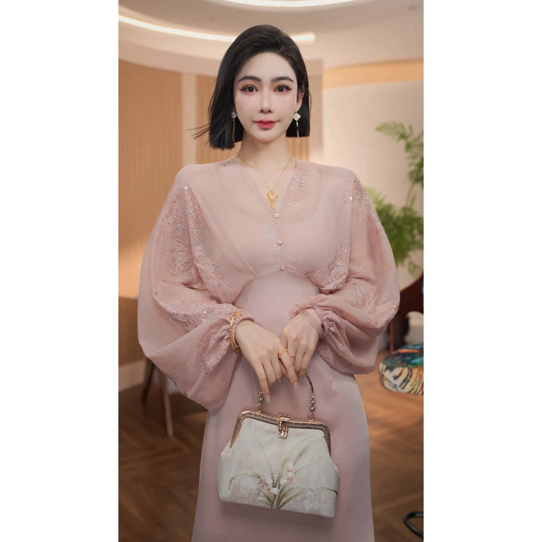 格娜新款2025独特漂亮减龄吊带裙夏季温柔知性欧若风气质女装长裙