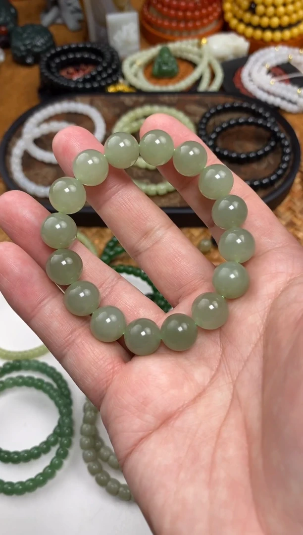颈饰未镶嵌和田玉手串