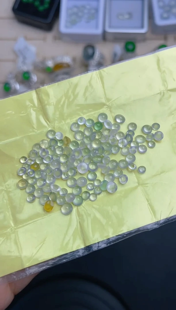 定制翡翠未镶嵌天然翡翠蛋面69