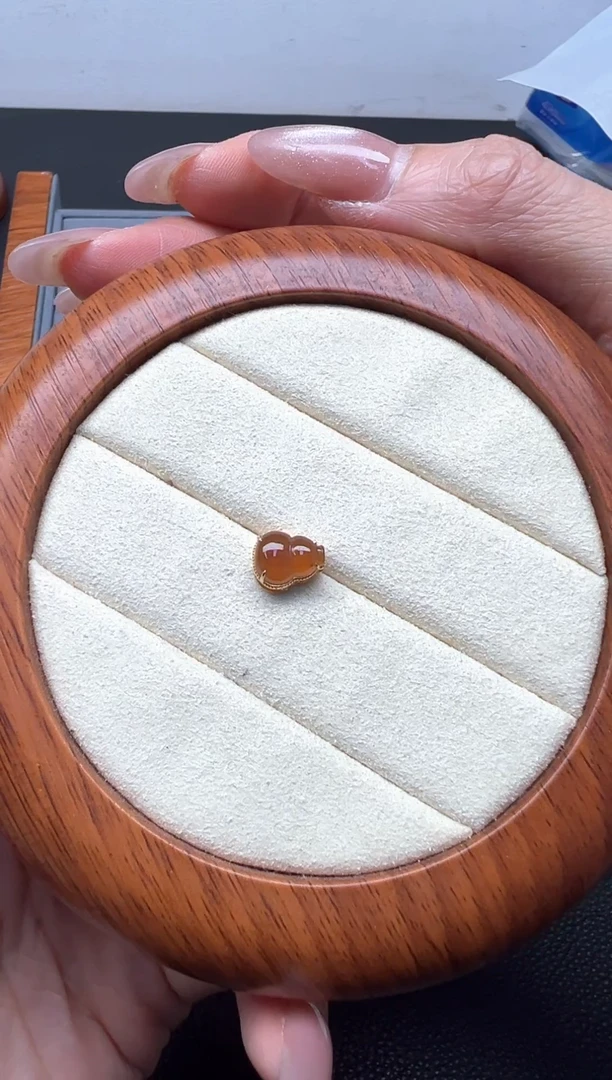 颈饰18K金镶嵌翡翠阳**虹17号链接 葫芦潘多拉